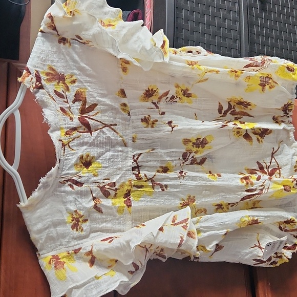 Free People Naya Top in Ivory Fp One Printed Ruffle Button Blouse Size large NWT - Picture 4 of 4